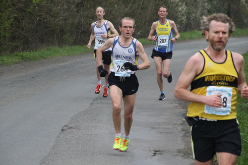 photo 1206 of a runner