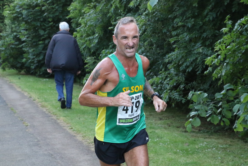 photo 0641 of a runner