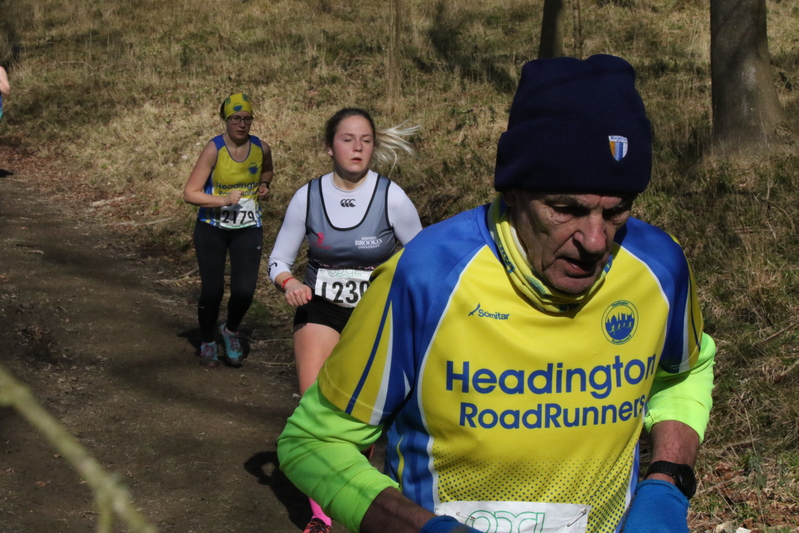 photo 2920 of a runner