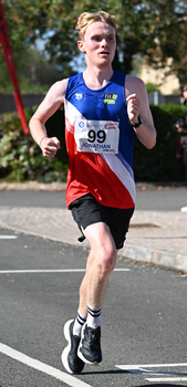 This photo is of Jonathan Davies. It was taken by Witney Road Runners